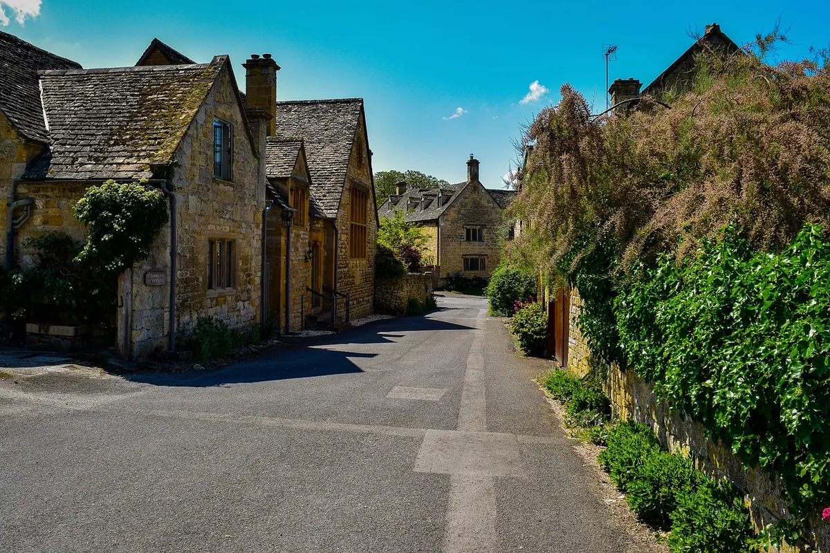 A Weekend in the Cotswolds Without a Car: Complete Checklist